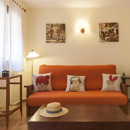 Apartment Lets Holidays New Close To The 2 Tossa de Mar